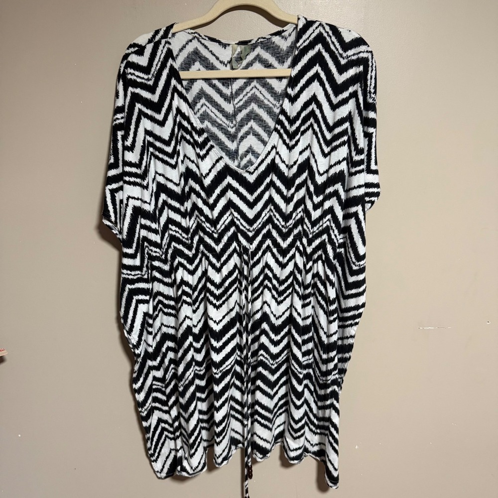 Black White Chevron V-Neck Drawstring Waist Tunic Cover Up Top XL‎